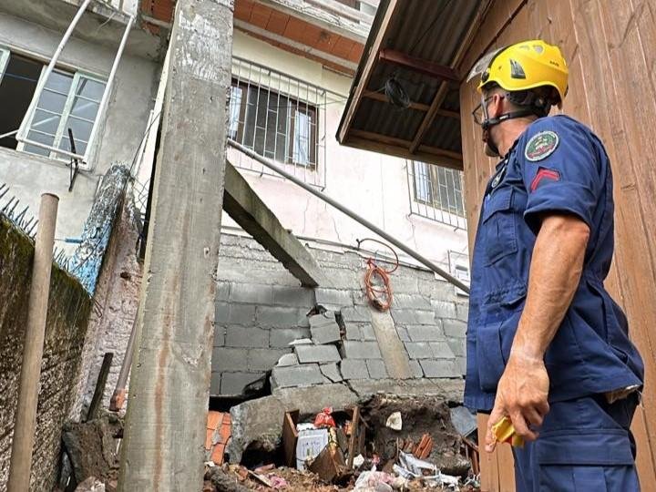 Atua&ccedil;&atilde;o do Corpo de Bombeiros Militar de Santa Catarina neste s&aacute;bado, ap&oacute;s fortes chuvas no Estado