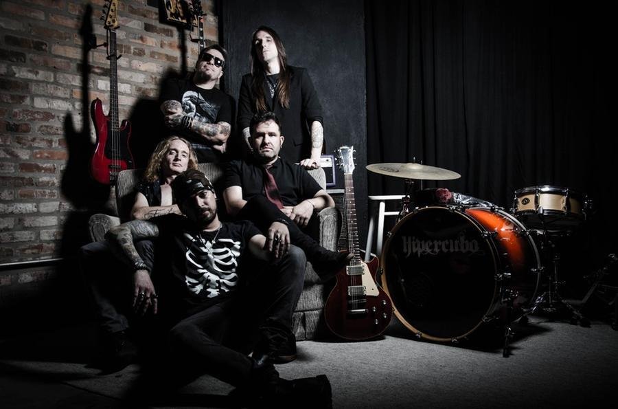 Hipercubo j&aacute; realizou a abertura de shows&nbsp;para grandes bandas nacionais e internacionais