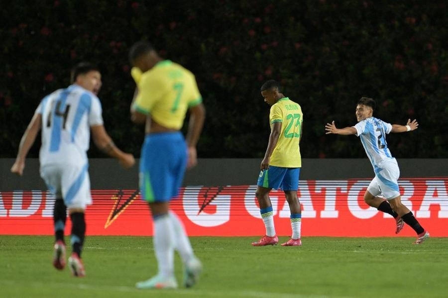 Hermanos atropelaram os brasileiros