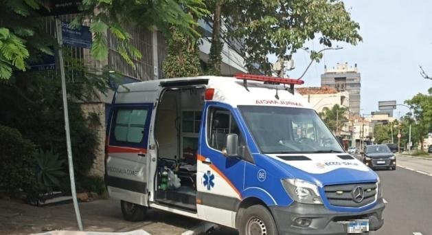 Ambul&acirc;ncia da Ecco Salva passava pelo local, parou para dar um atendimento inicial, mas os profissionais constataram o &oacute;bito do homem