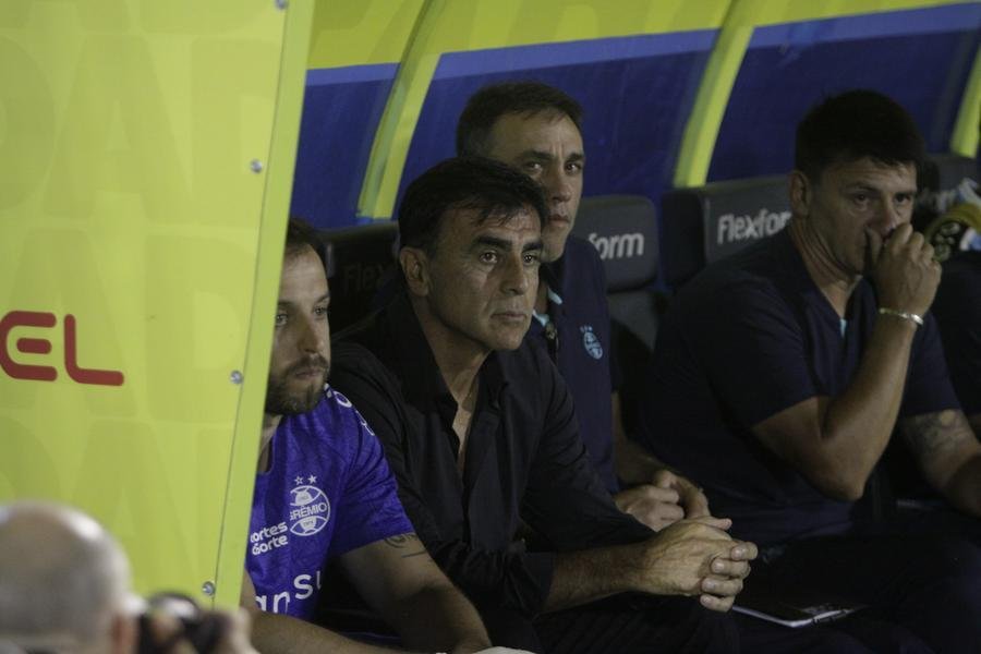 Para Quinteros, Monsalve pode competir pela posi&ccedil;&atilde;o com Cristaldo