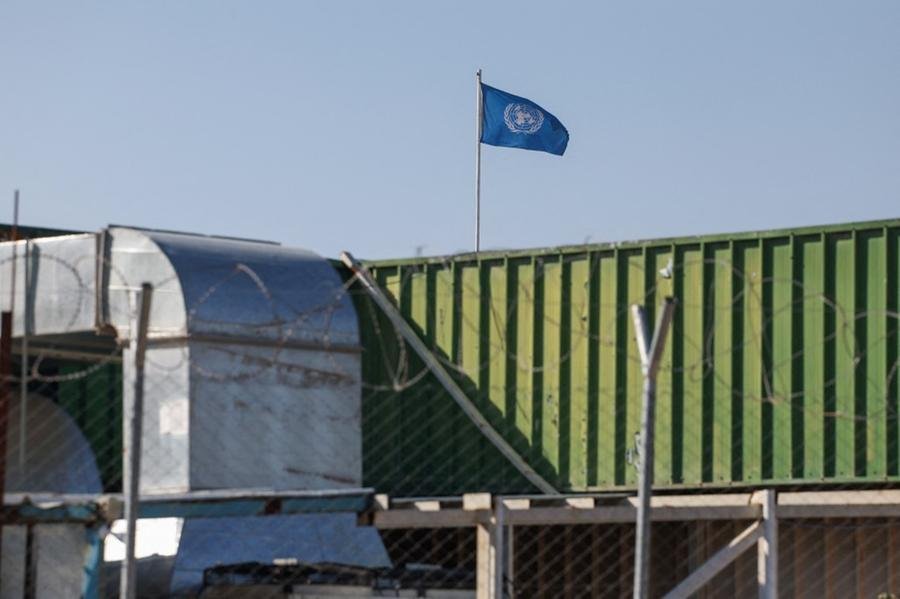 Escrit&oacute;rio de Campo da Cisjord&acirc;nia da UNRWA, onde a bandeira das Na&ccedil;&otilde;es Unidas est&aacute; erguida