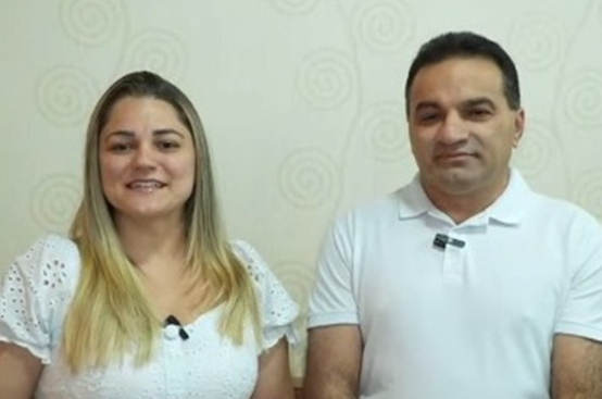 "Vamos fazer uma inova&ccedil;&atilde;o para agradar toda a popula&ccedil;&atilde;o", disse Flavinha. "O engra&ccedil;ado, prefeita, &eacute; que neste ano n&oacute;s n&atilde;o teremos o carnaval tradicional em Z&eacute; Doca", prosseguiu Josimar