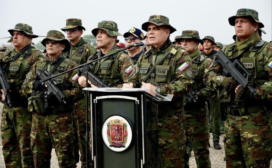 "Come&ccedil;ou a Opera&ccedil;&atilde;o 'Rel&acirc;mpago de Catatumbo' (...) em toda a fronteira com nossa irm&atilde; Col&ocirc;mbia, em coordena&ccedil;&atilde;o com o governo do presidente Gustavo Petro", afirmou Nicol&aacute;s Maduro