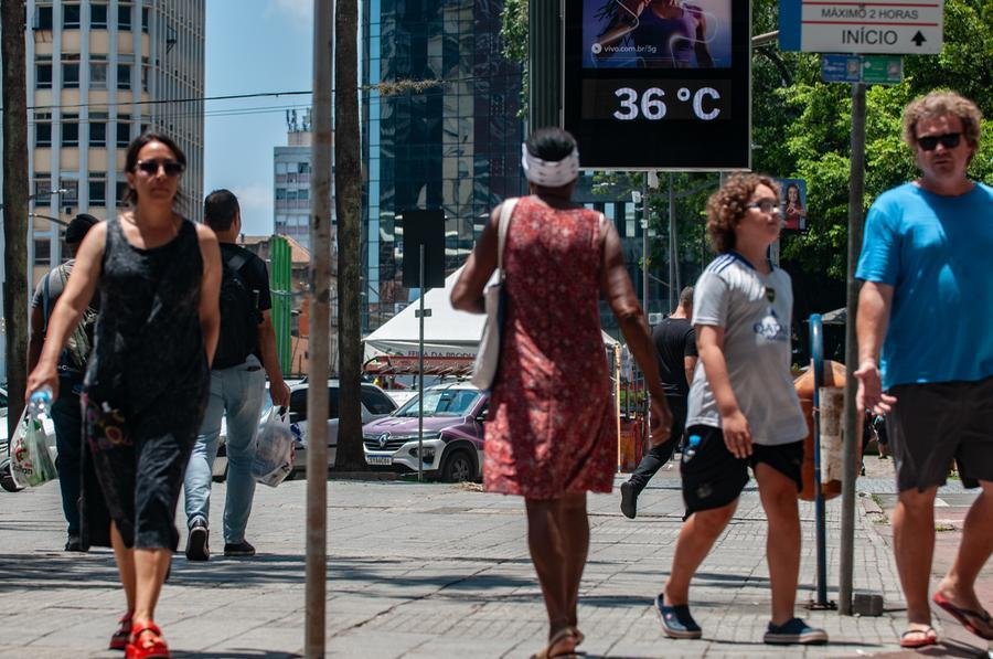 O &iacute;ndice UV estar&aacute; extremo e requer prote&ccedil;&atilde;o solar
