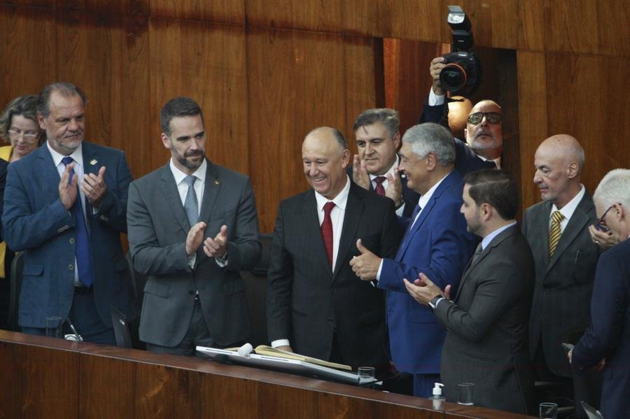 Pepe Vargas toma posse na Assembleia Legislativa