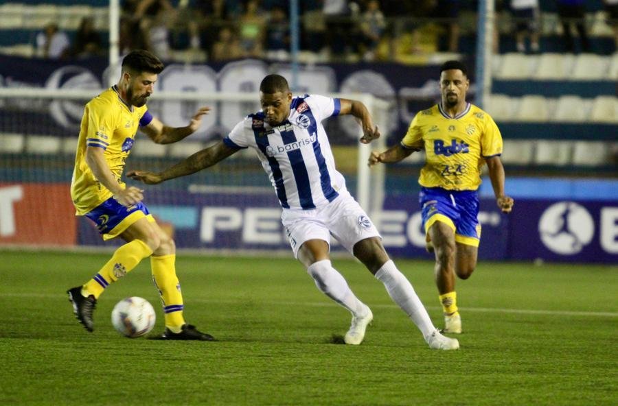 Confus&atilde;o nas arquibancadas ocorreu no jogo entre S&atilde;o Jos&eacute; e Pelotas