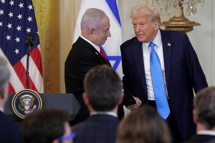 Netanyahu presenteou o presidente dos Estados Unidos, Donald Trump, com um pager dourado
