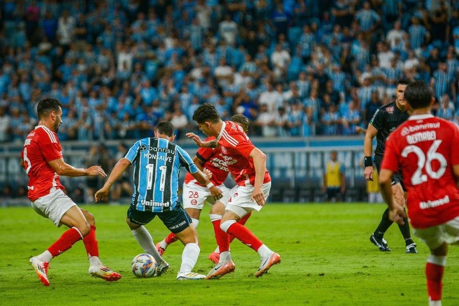 Inter e Gr&ecirc;mio empataram em 1 a 1 na Arena