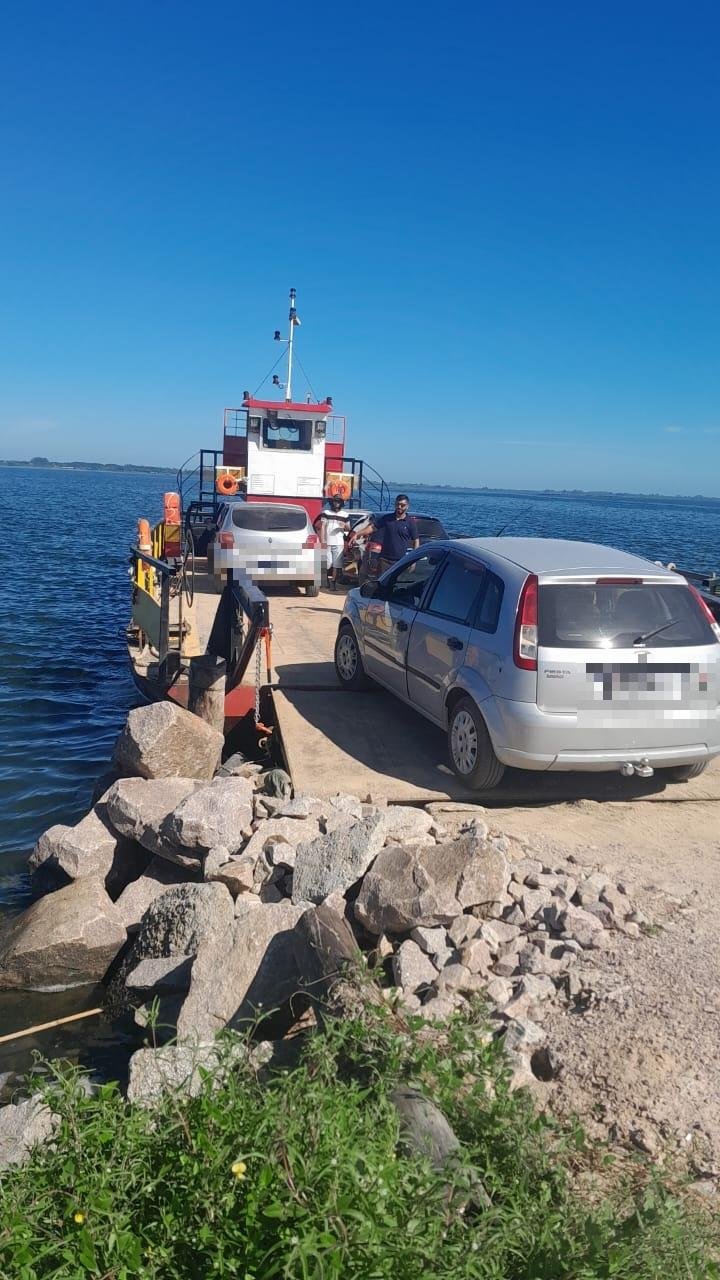 Na manh&atilde; deste domingo, o n&iacute;vel da Lagoa seguia baixo, mas  movimento de visitantes e turistas era intenso na Ilha dos Marinheiros