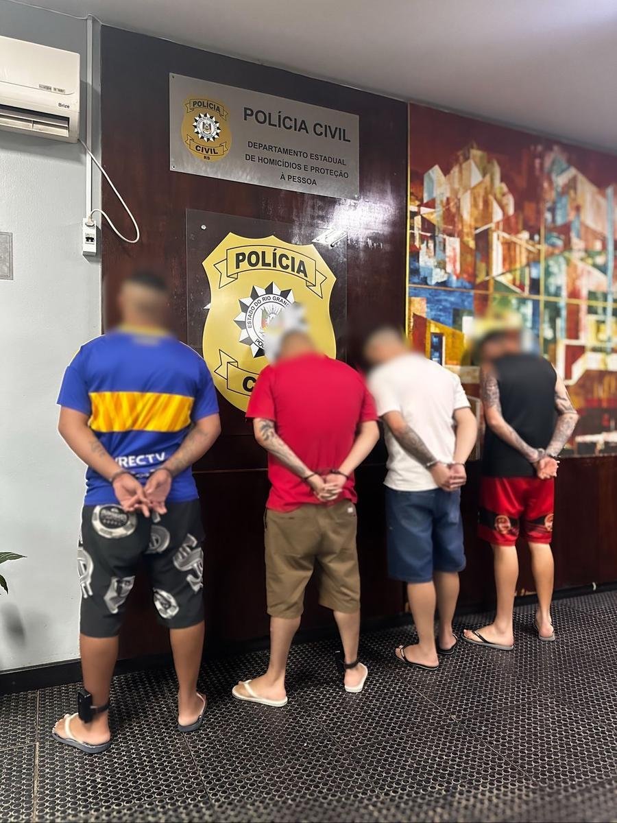 Quatro suspeitos de integrar grupo criminoso foram presos em Viam&atilde;o