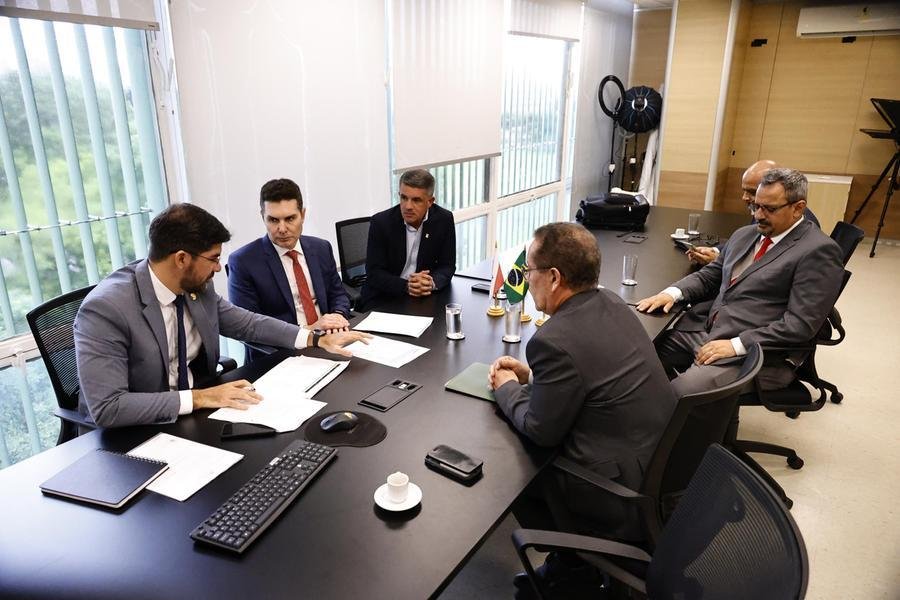 A meta &eacute; viabilizar 6 mil novas moradias em quatro anos de governo