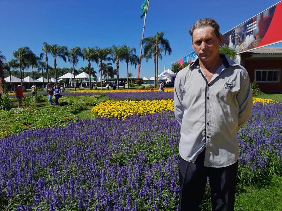 Silvestre Pietroski, 47 anos, monitor paisag&iacute;stico do Show Rural Coopavel e respons&aacute;vel pela manuten&ccedil;&atilde;o dos belos jardins do evento