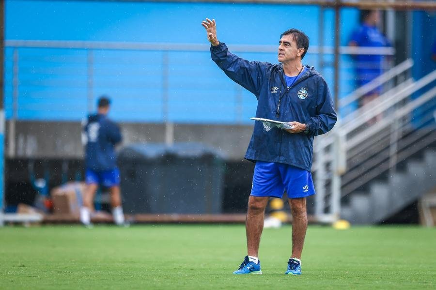 Com 14 pontos, o Gr&ecirc;mio &eacute; o primeiro colocado do Grupo A