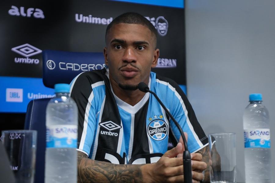 Lucas Esteves foi apresentado nesta ter&ccedil;a-feira