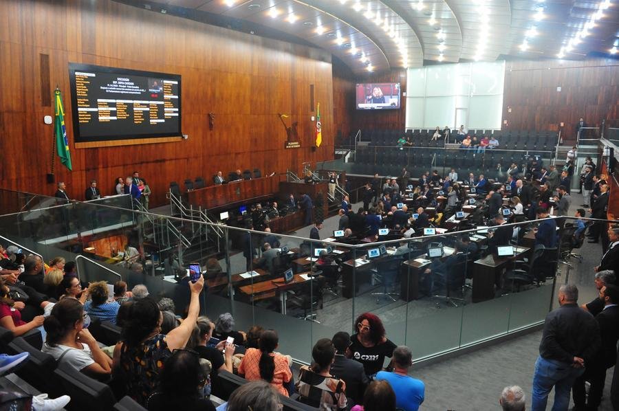 Projeto foi aprovado sob protesto dos professores