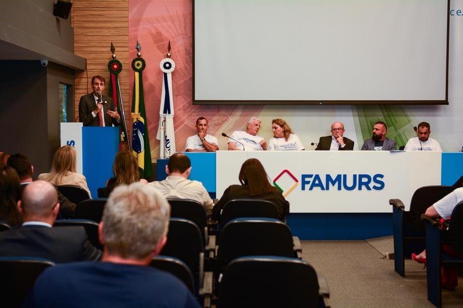 Prefeitos da Regi&atilde;o Carbon&iacute;fera promovem ato em defesa do curso de Medicina da Ulbra em S&atilde;o Jer&ocirc;nimo