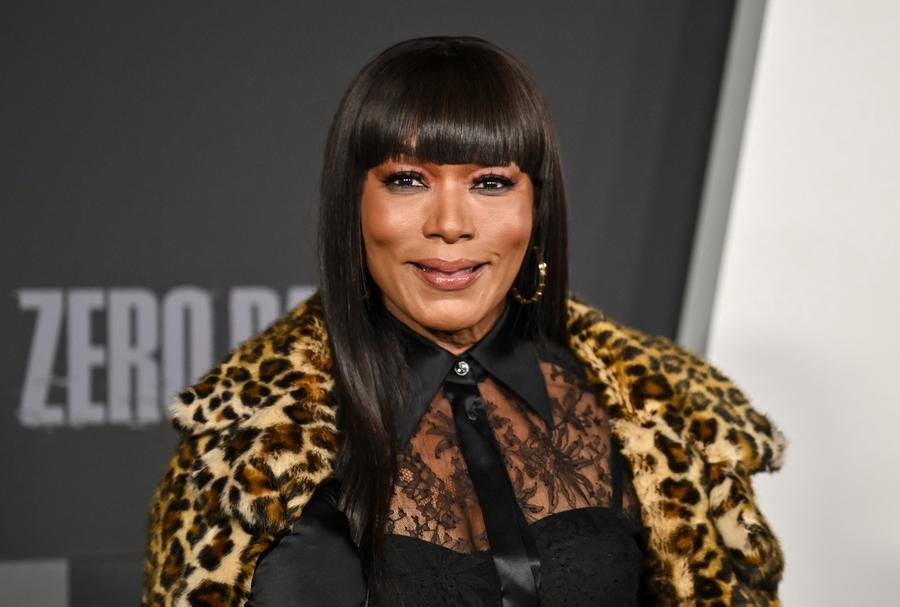 A performance de Angela Bassett como Rainha Ramonda recebeu aclama&ccedil;&atilde;o da cr&iacute;tica