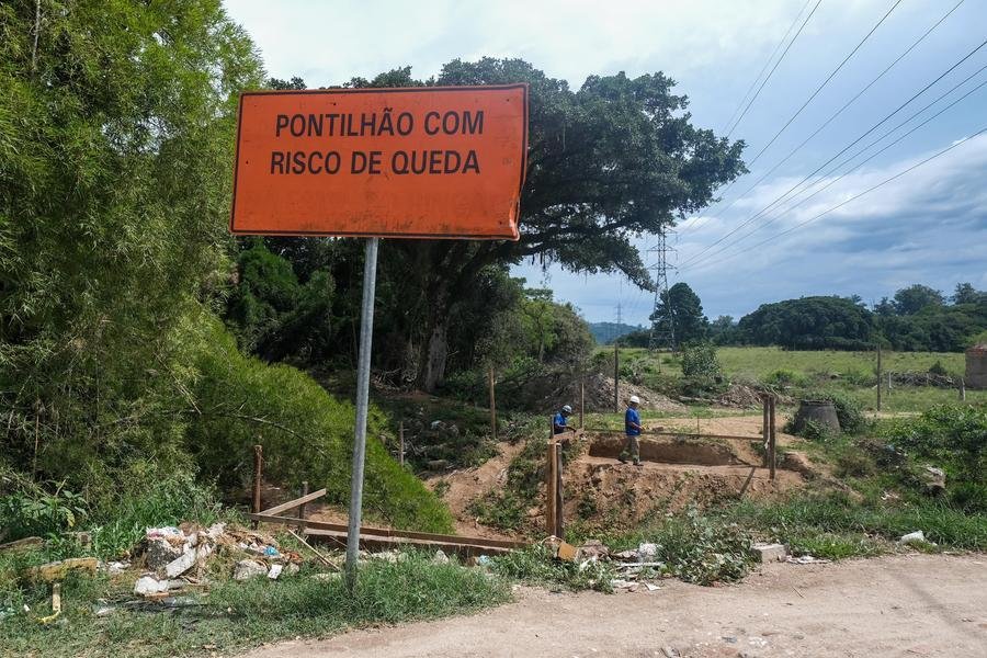 Antiga Ponte do Salso corria o risco de cair e foi demolida