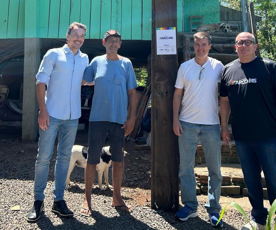Casas revitalizadas receberam placas que fazem men&ccedil;&atilde;o &agrave; iniciativa