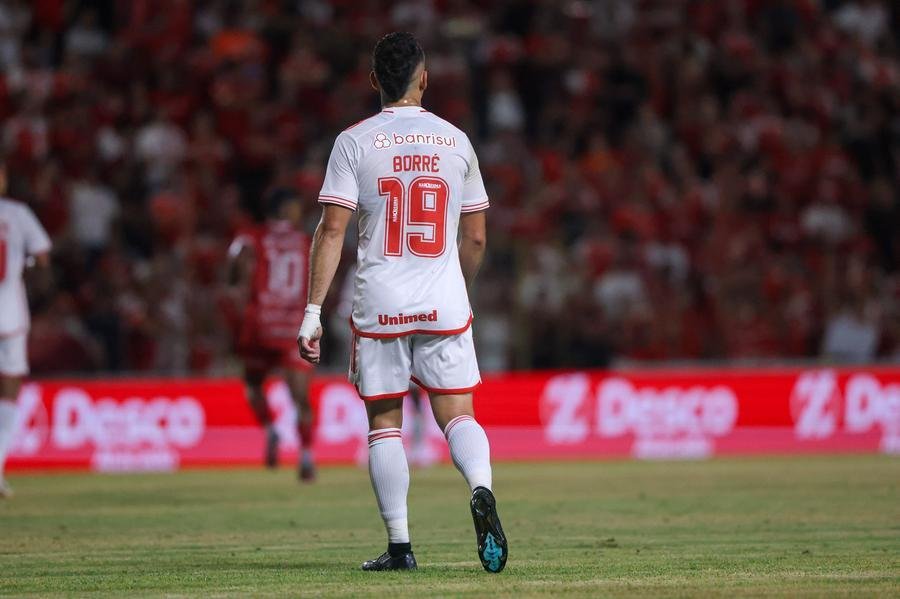 Borr&eacute; tem uma les&atilde;o muscular, mas trabalha para ficar &agrave; disposi&ccedil;&atilde;o de Roger a tempo de jogar as finais do Gauch&atilde;o (se o Inter chegar l&aacute;)