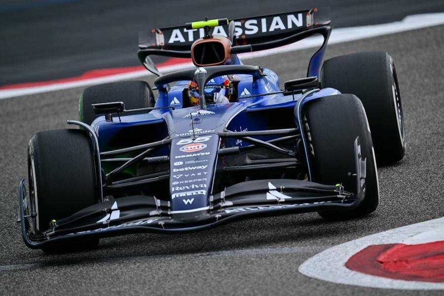 Sainz liderou dia de treinos e mostrou crescimento da Williams