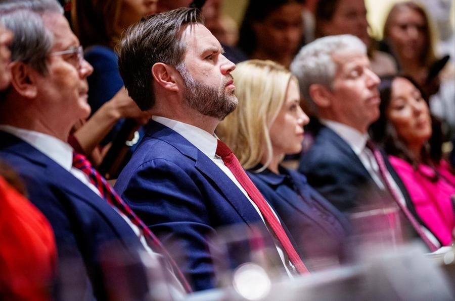 Musk chama J.D.&nbsp;Vance de &ldquo;futuro presidente&rdquo;&nbsp;dos EUA
