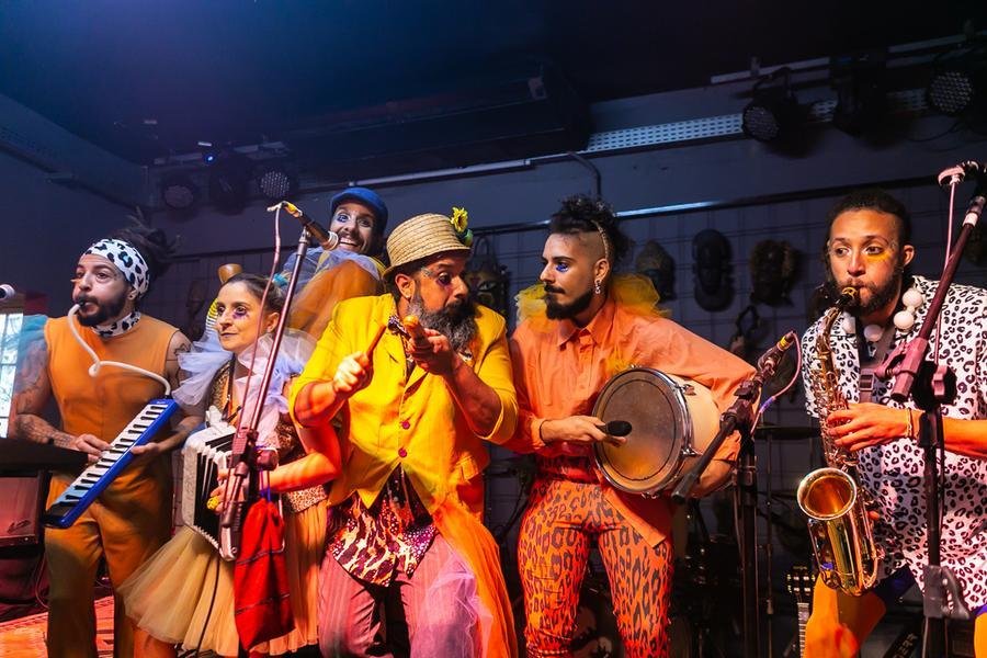 O tradicional e esperado Carnaval do Bloquinho Crion&ccedil;as marca o lan&ccedil;amento do EP do grupo, no Espa&ccedil;o Cultural 512, no dia 1&ordm; de mar&ccedil;o, a partir das 14h
