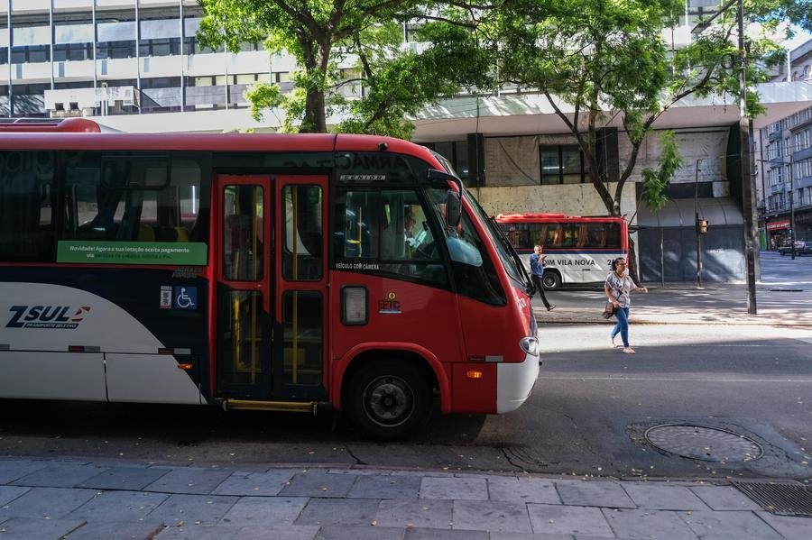 Movimento das lota&ccedil;&otilde;es em Porto Alegre ap&oacute;s paralisa&ccedil;&atilde;o em parte das linhas