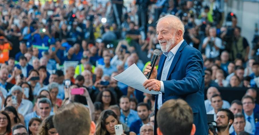 Atravessando &aacute;guas turbulentas, governo petista tem encontrado dificuldades para reorganizar os minist&eacute;rios