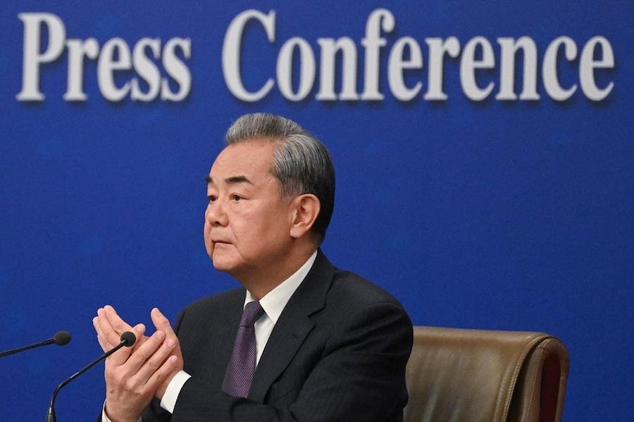 Wang Yi criticou aumento de tarifas pelos EUA