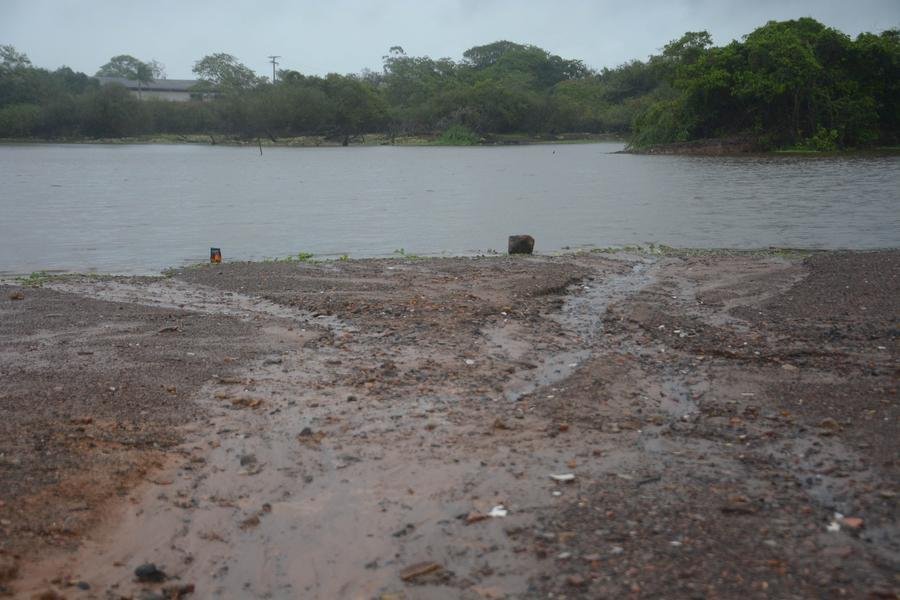 N&iacute;vel do rio Gravata&iacute;, no balne&aacute;rio Passo das Canoas, em Gravata&iacute;, est&aacute; em 1,40 metro; capta&ccedil;&atilde;o de &aacute;gua no rio &eacute; feita em regime de intermit&ecirc;ncia