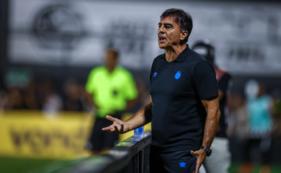 Gr&ecirc;mio sofreu, mas avan&ccedil;ou para a terceira fase da Copa do Brasil