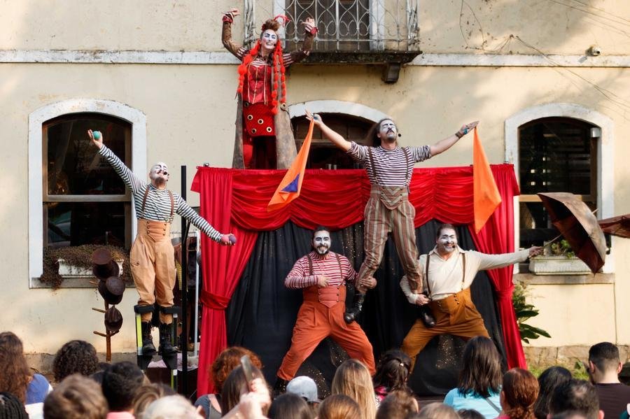 Neste s&aacute;bado, o Grupo Ueba apresenta &ldquo;O Cavaleiro e o Drag&atilde;o do Tempo&rdquo;