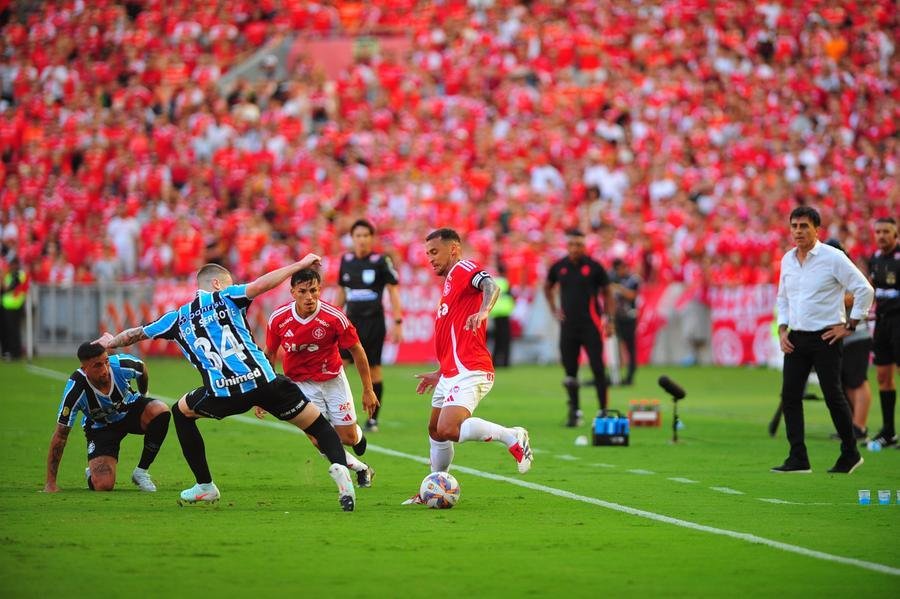 Gre-Nal 446 acabou em 1 a 1 e deu o t&iacute;tulo para o Inter