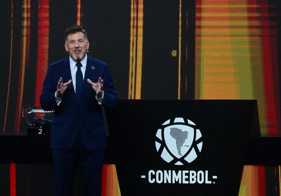 Presidente da Conmebol se desculpa ap&oacute;s comparar brasileiros &agrave; macaca Chita