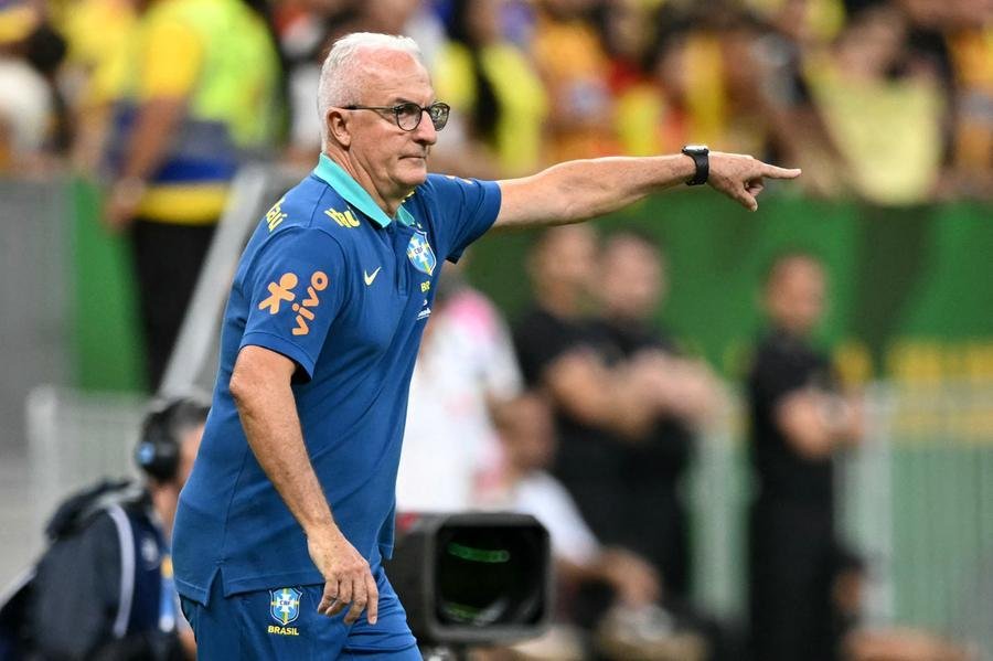 Dorival diz que n&atilde;o h&aacute; al&iacute;vio na Sele&ccedil;&atilde;o ap&oacute;s vit&oacute;ria apertada sobre a Col&ocirc;mbia