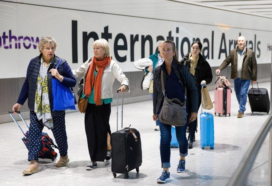 Cerca de 1.350 voos estavam programados para pousar ou decolar de Heathrow e seus cincos terminais