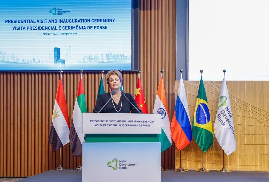 Dilma &eacute; presidente do Banco do Brics