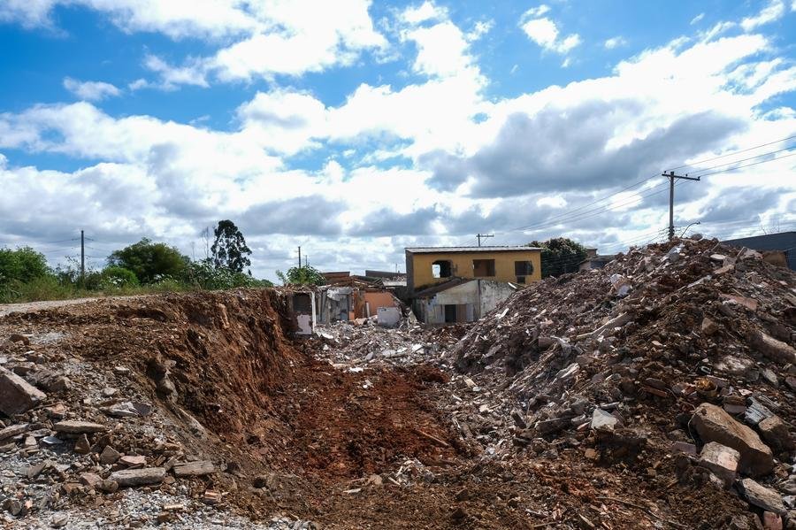 Obras de remo&ccedil;&atilde;o das casas no Sarandi estavam paralisadas por determina&ccedil;&atilde;o judicial