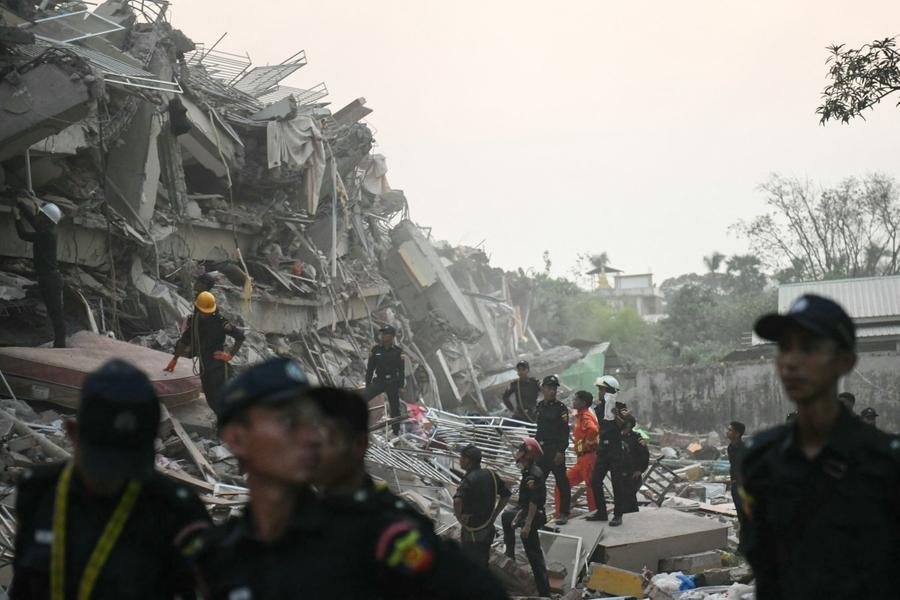 Terremoto de magnitude 7,7 atingiu o centro de Mianmar