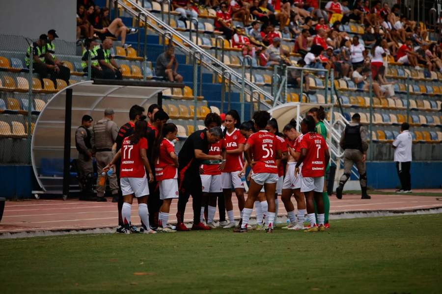 Gurias coloradas empataram a partida