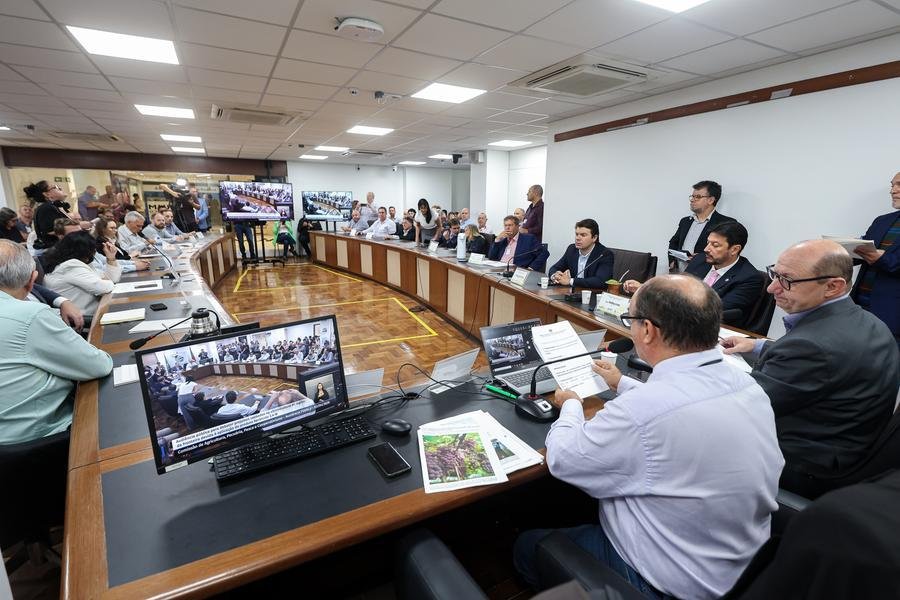 Comiss&atilde;o de Agricultura, Pecu&aacute;ria, Pesca e Cooperativismo realizou audi&ecirc;ncia para debater aplica&ccedil;&atilde;o do herbicida 2,4D