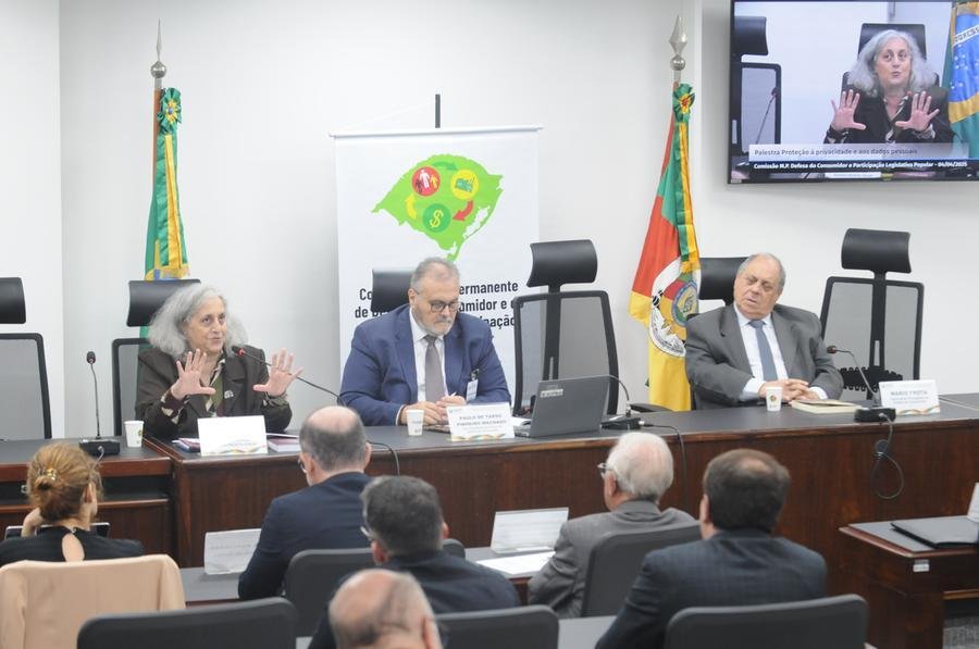 Evento internacional ocorreu nesta sexta-feira no plenarinho da Assembleia Legislativa do Rio Grande do Sul