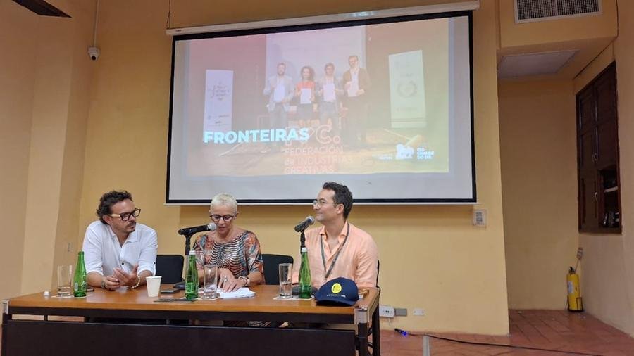Juan Zapata, Beatriz Araujo e Zeca Brito em painel no Festival Internacional de Cinema de Cartagena