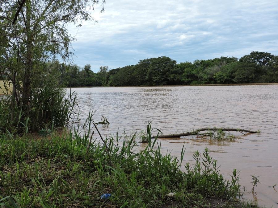 Em Sapucaia do Sul, o Rio dos Sinos est&aacute; em 1,44m, sendo que a cota de inunda&ccedil;&atilde;o &eacute; acima de 5,50m