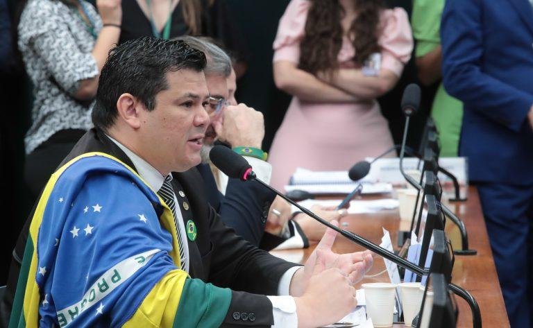 O projeto de lei segue em an&aacute;lise na C&acirc;mara dos Deputados