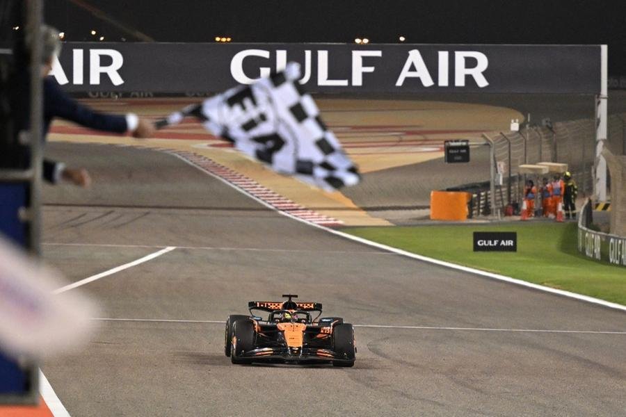 "Foi um fim de semana incr&iacute;vel. Com a classifica&ccedil;&atilde;o de ontem, terminamos o trabalho hoje, e nunca poderei agradecer o suficiente &agrave; minha equipe por me dar este carro incr&iacute;vel", comemorou Piastri