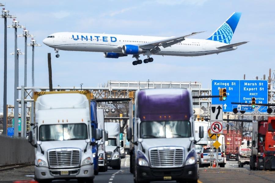 China pro&iacute;be entrega de jatos da Boeing aos EUA em resposta &agrave;s tarifas de Trump