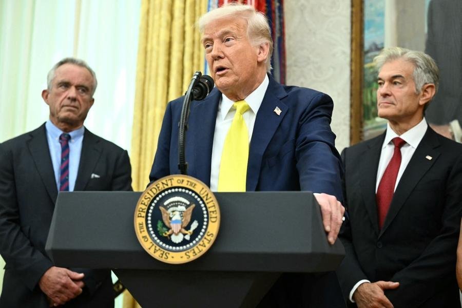 Secret&aacute;rio Kennedy Jr. e Trump